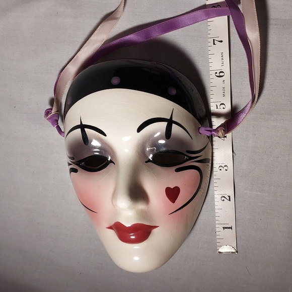 Vintage Hand Painted Ceramic Carnival Face Wall Mask Heart Design - Picture 5 of 8